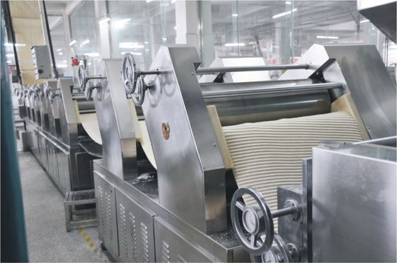 Chine Nouilles complètement automatiques manuelles industrielles faisant la machine avec le rendement élevé fournisseur