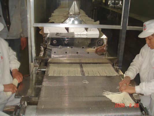 Chine Nouille fraîche fonctionnelle multi faisant à machine le pressing composé à rouleaux multiples fournisseur