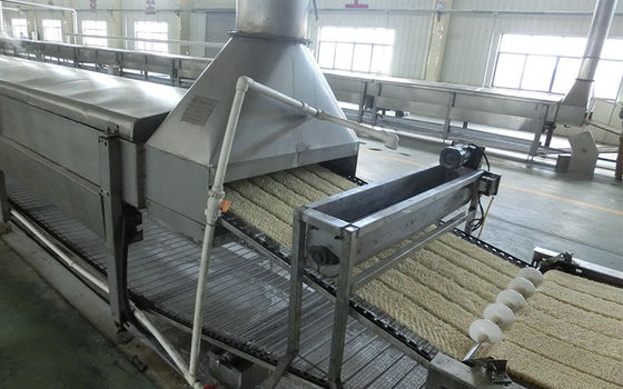 Chine Nouille instantanée automatique faisant la machine, machine de développement de nouille/chaîne de production fournisseur