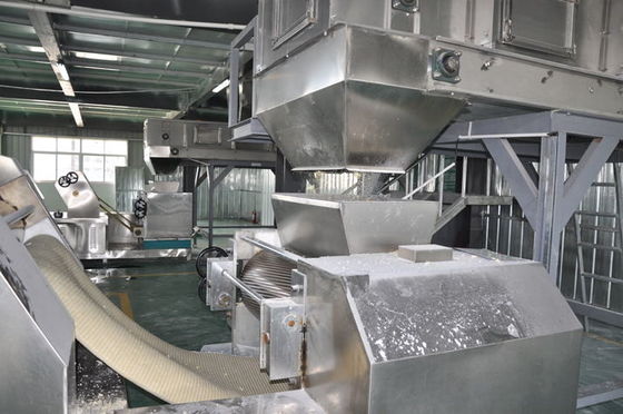 Chine Chaîne de production industrielle de nouille, manuel/machine de développement de nouille entièrement automatique fournisseur