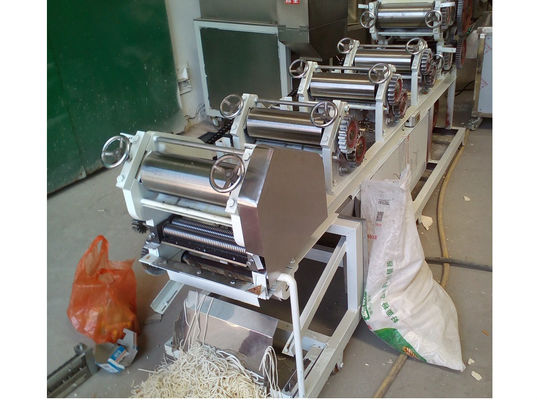 Nouille fraîche de Ramen faisant à machine la consommation d'énergie du bas de structure compacte fournisseur