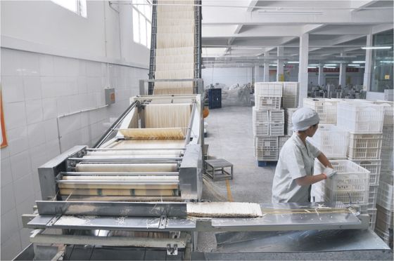 La chaîne de production automatique de vermicellis de nouille instantanée 30000 emballe - 240000 paquets/8H fournisseur